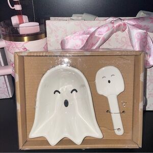 10 Strawberry Street ghost dip bowl and spreader spoon